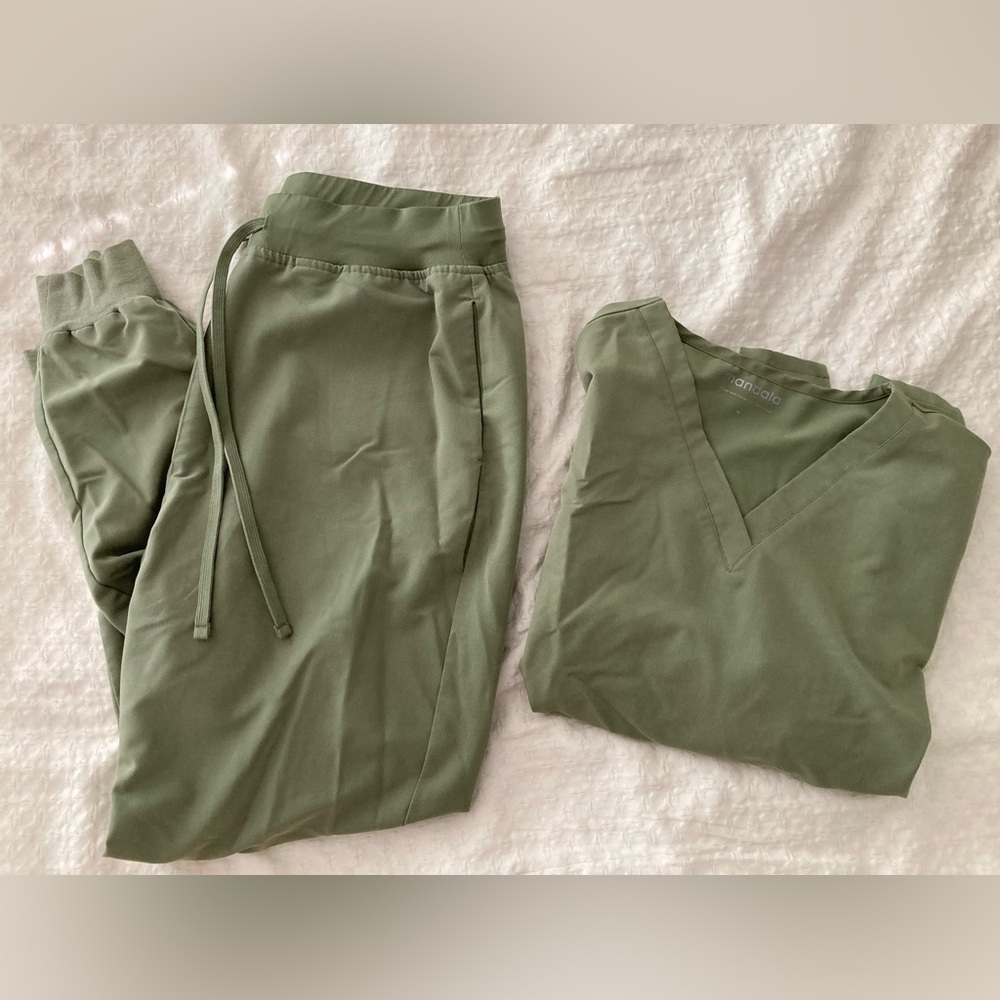 Mandala Sage Scrub Set Size Medium
